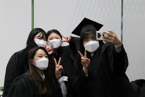 멀티미디어디자인과 졸업식 기념사진